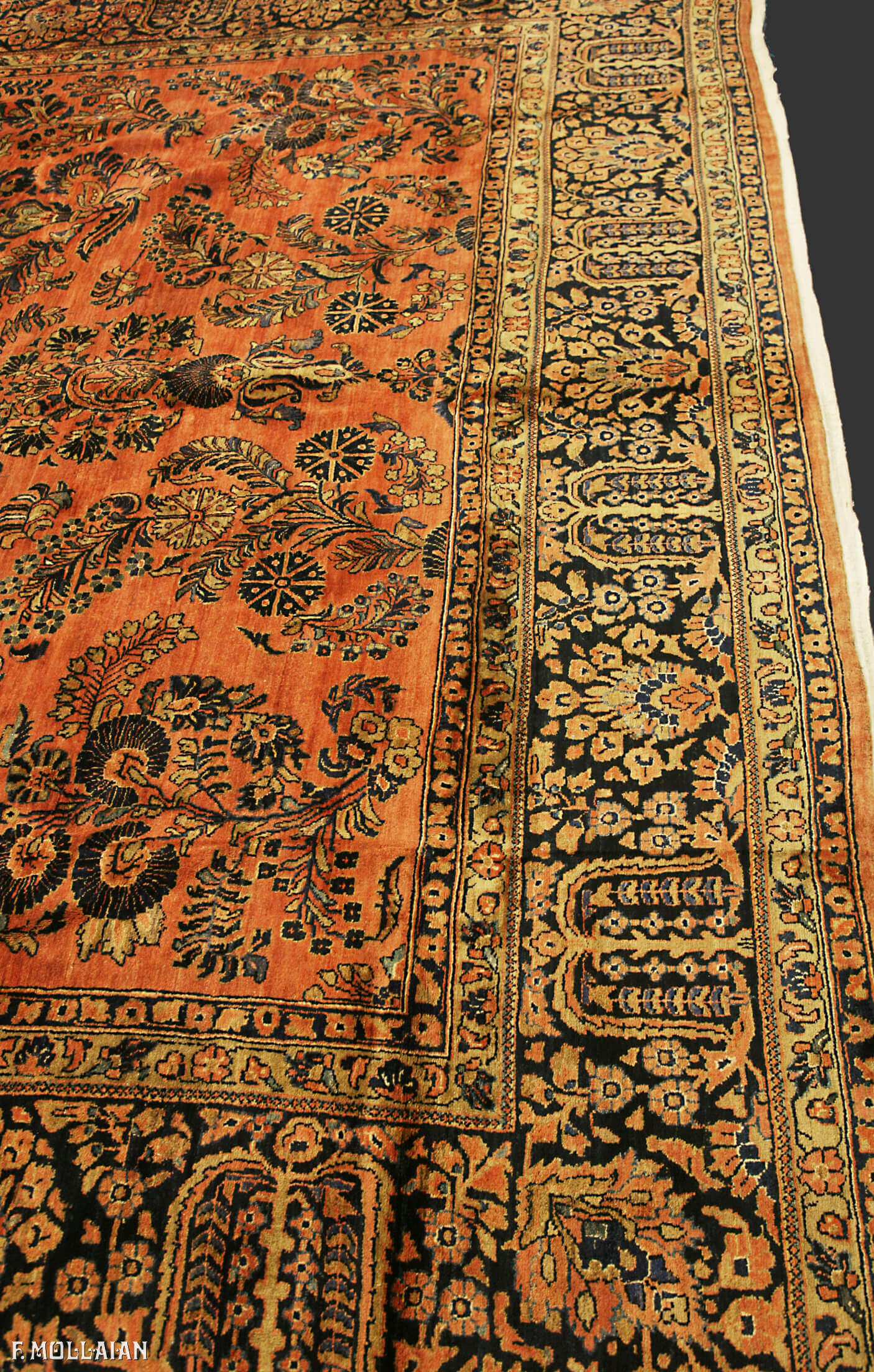 Antique Persian Saruk Carpet n°:64298645